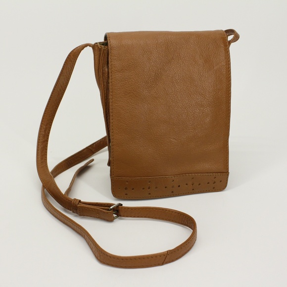 Vintage Handbags - Vintage Tan Leather Flap Crossbody Purse